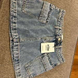 Denim skirt size 2. Princess Polly and has never been worn